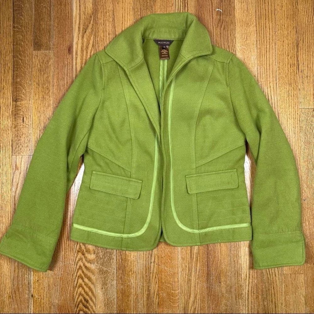 Green tailored coat jacket